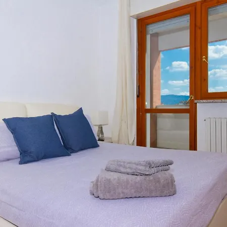 One Bedroom With View Balcony And Wifi At Apartamento